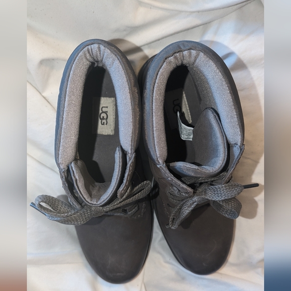 Ugg Harrison Boot - Picture 13 of 15